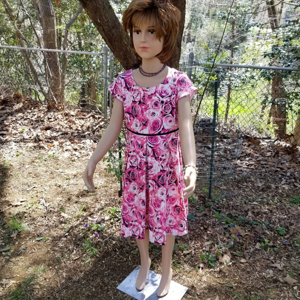 Origami Size 8 Rose Flowered Formal Dress
